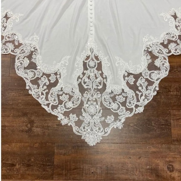 OXFORD STREET WEDDING DRESS SIZE 12 - NOT ALTERED - Picture 6 of 7